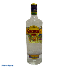 Lade das Bild in den Galerie-Viewer, Gordons Gin 0,7l 37,5%
